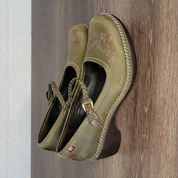 Ecco Shoes - ECCO Sussex Olive Green Leather Floral Tooled Mary Jane Shoes EUR 38 7-7.5 US
